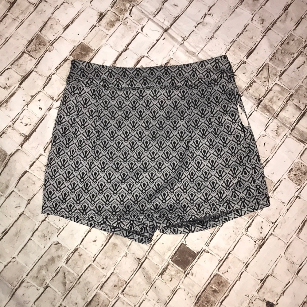 Connection 18 shorts